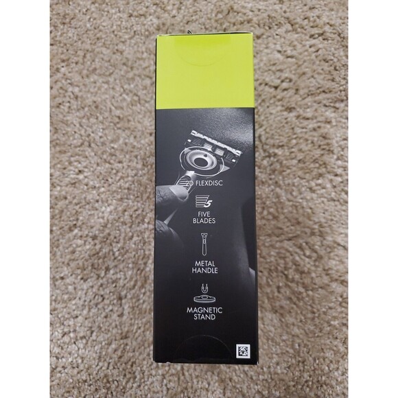 Gillette Mens Razor with Exfoliating Bar by GilletteLabs, Shaving Kit for Men, - Picture 3 of 3